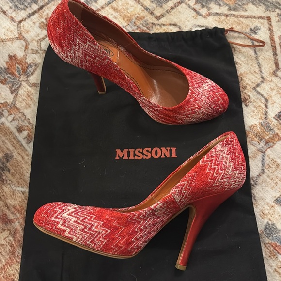 Missoni Round Toe Pump - Picture 2 of 5